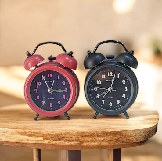 ساعت فلزی رومیزی متوسط برند کوارتز(QUARTZ)