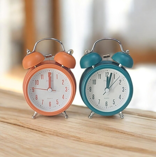 ساعت فلزی رومیزی متوسط برند کوارتز(QUARTZ) رنگ پاستلی