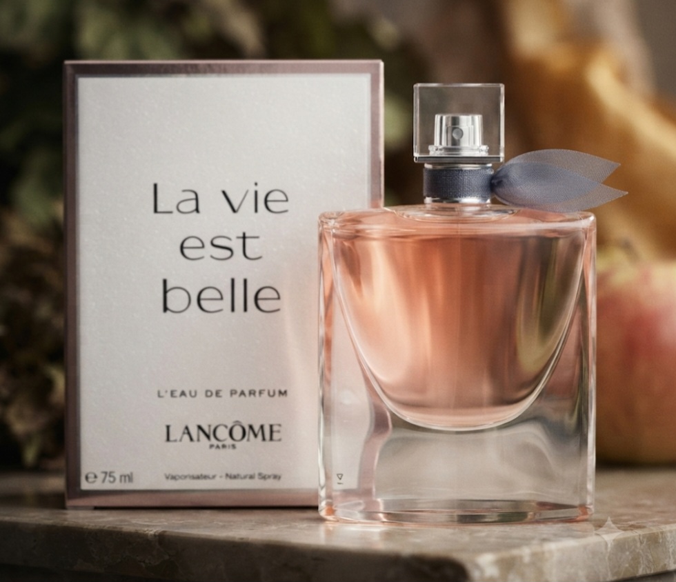 عطر ادکلن زنانه لانکوم لویه بل 75 میل .La vie  est belle